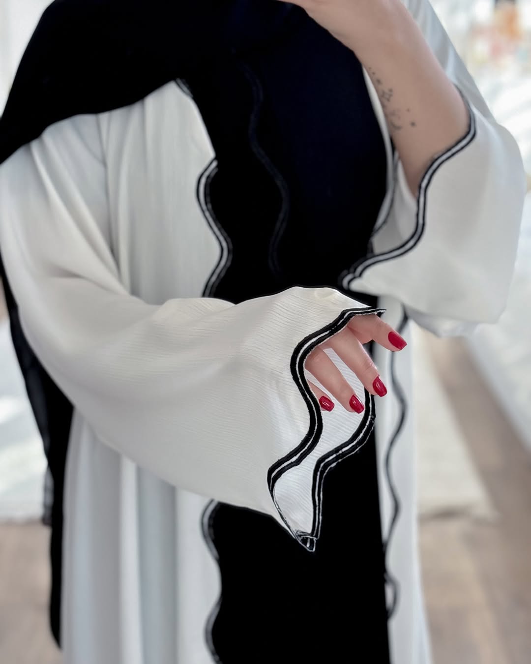 Noir Touch – 3-Piece Abaya Set