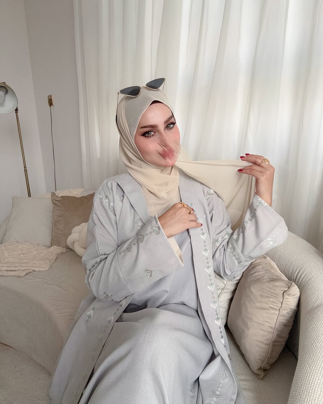 Calm Grey – 3-Piece Abaya Set