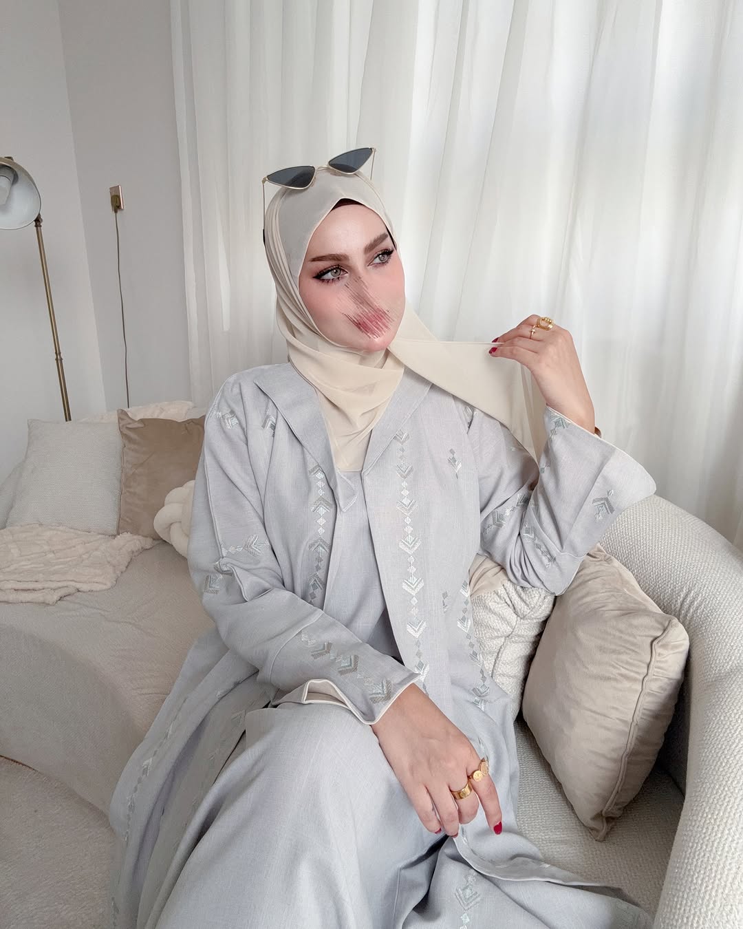 Calm Grey – 3-Piece Abaya Set