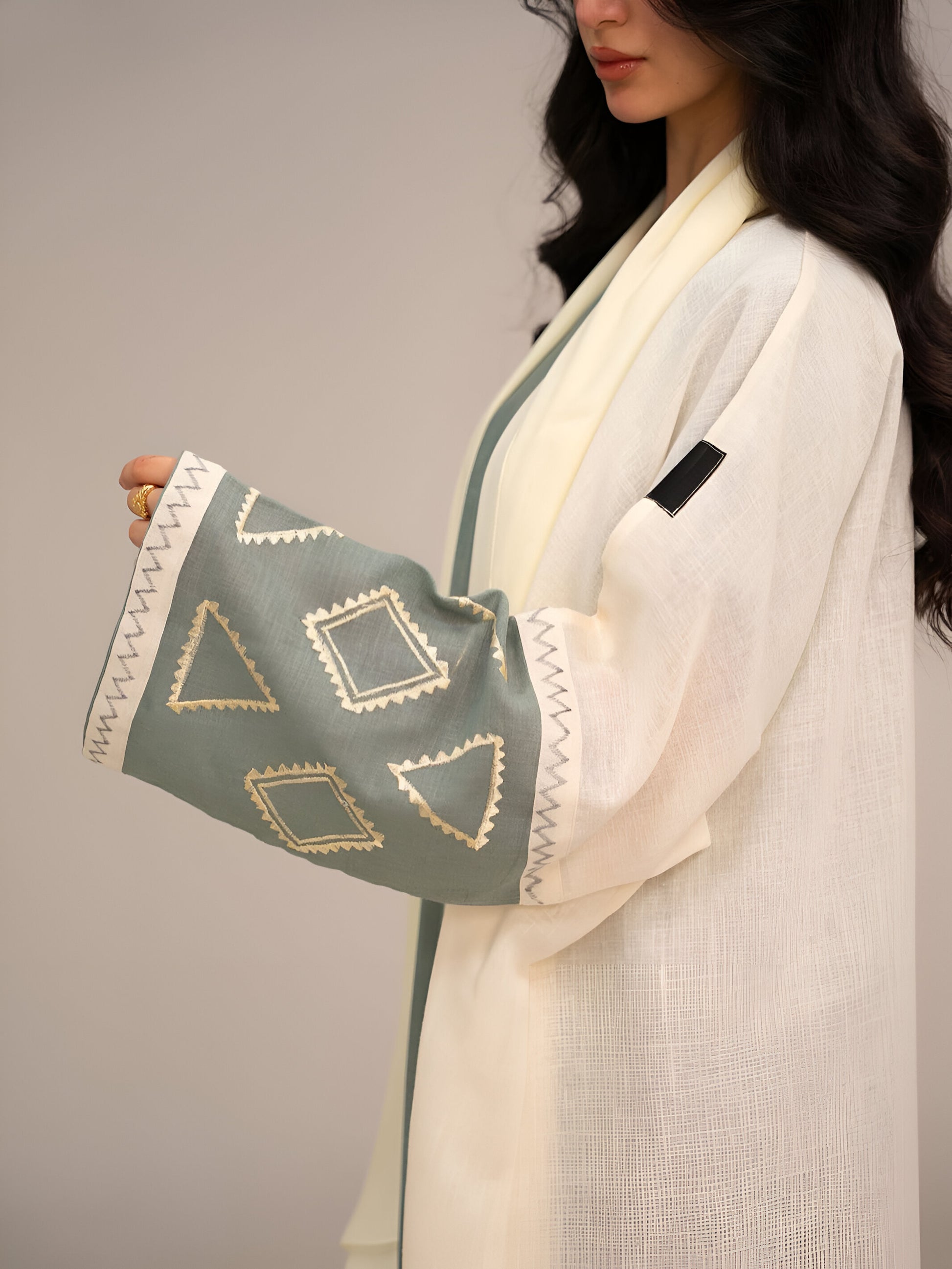 White Breeze – 3-Piece Abaya Set