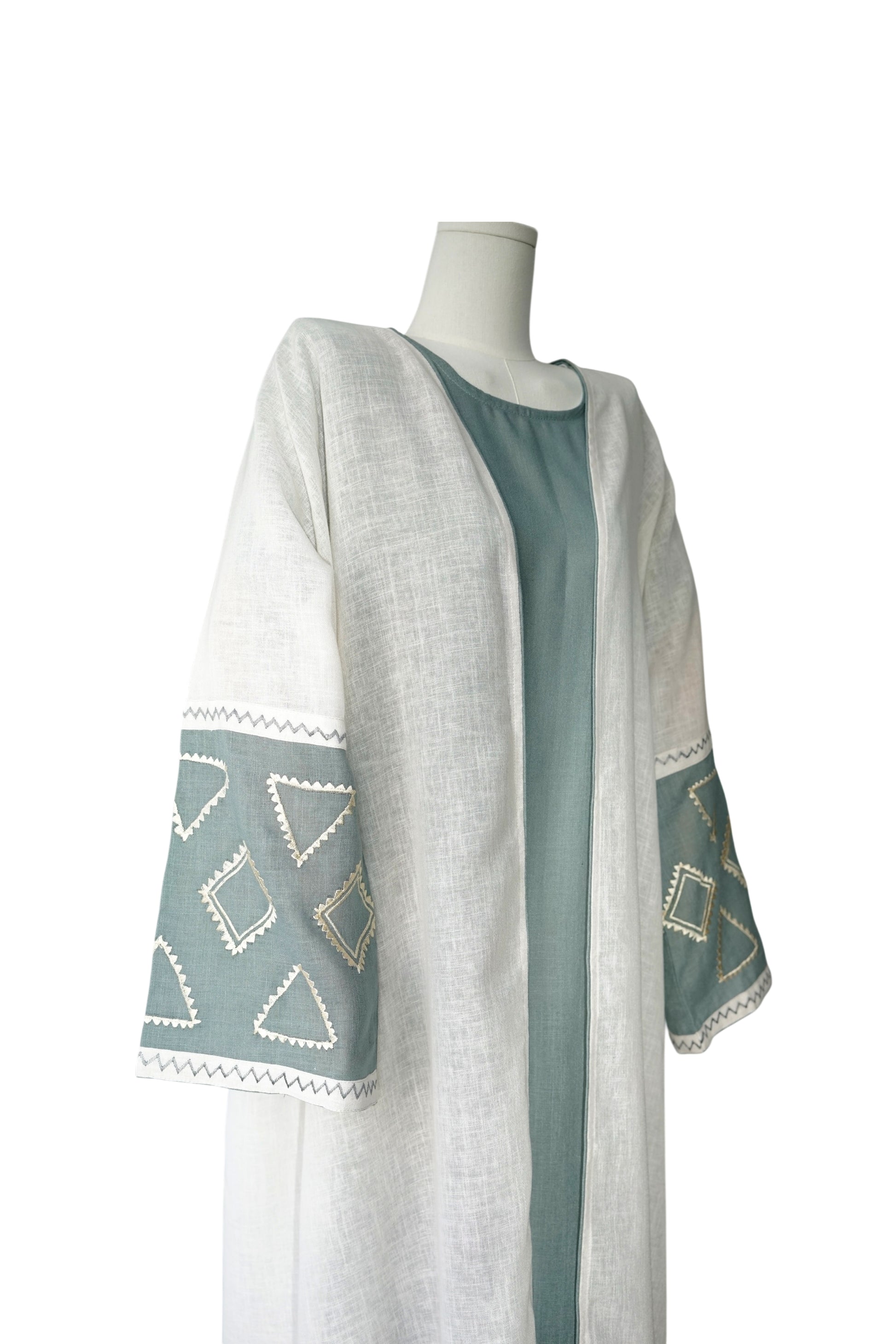 White Breeze – 3-Piece Abaya Set