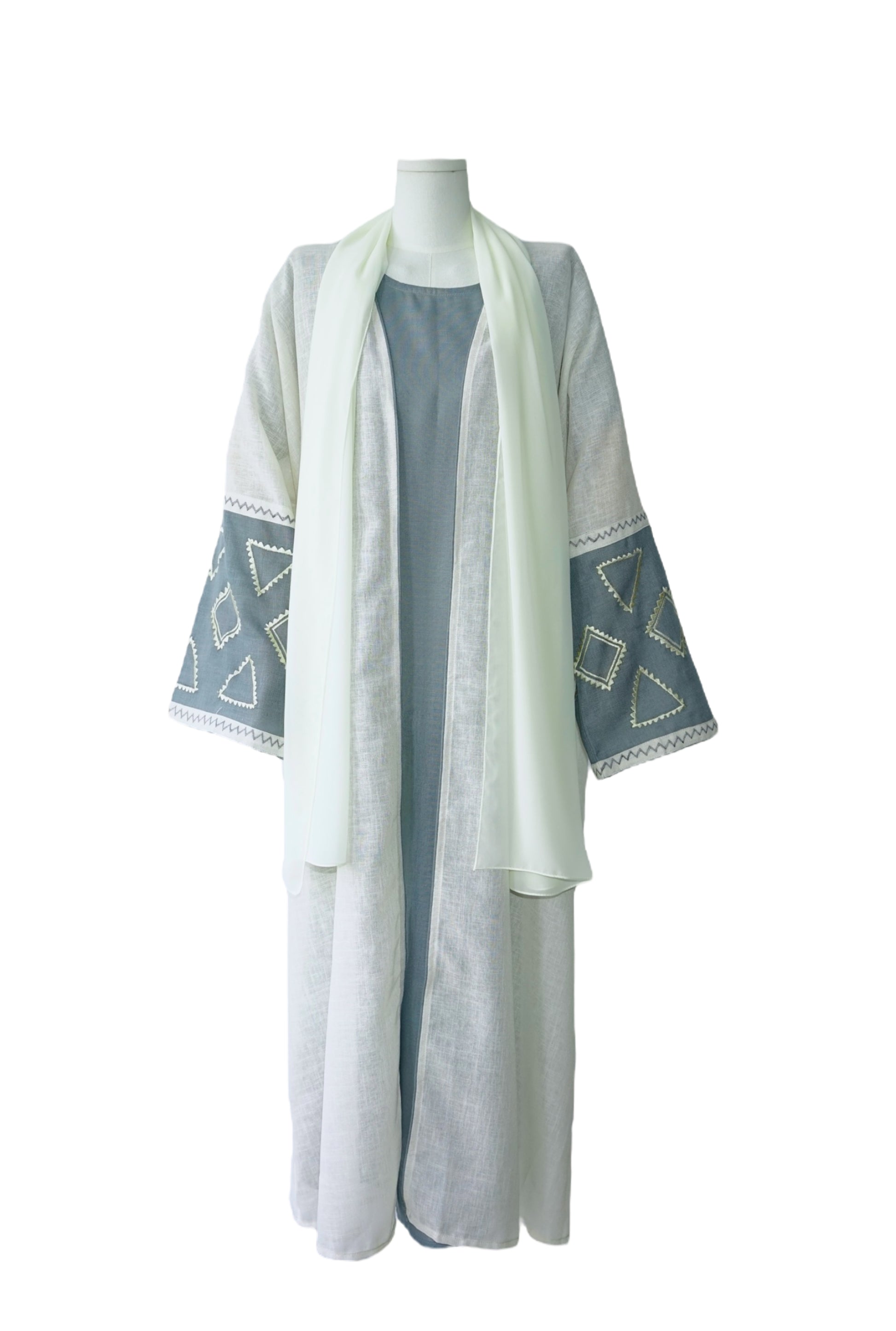 White Breeze – 3-Piece Abaya Set