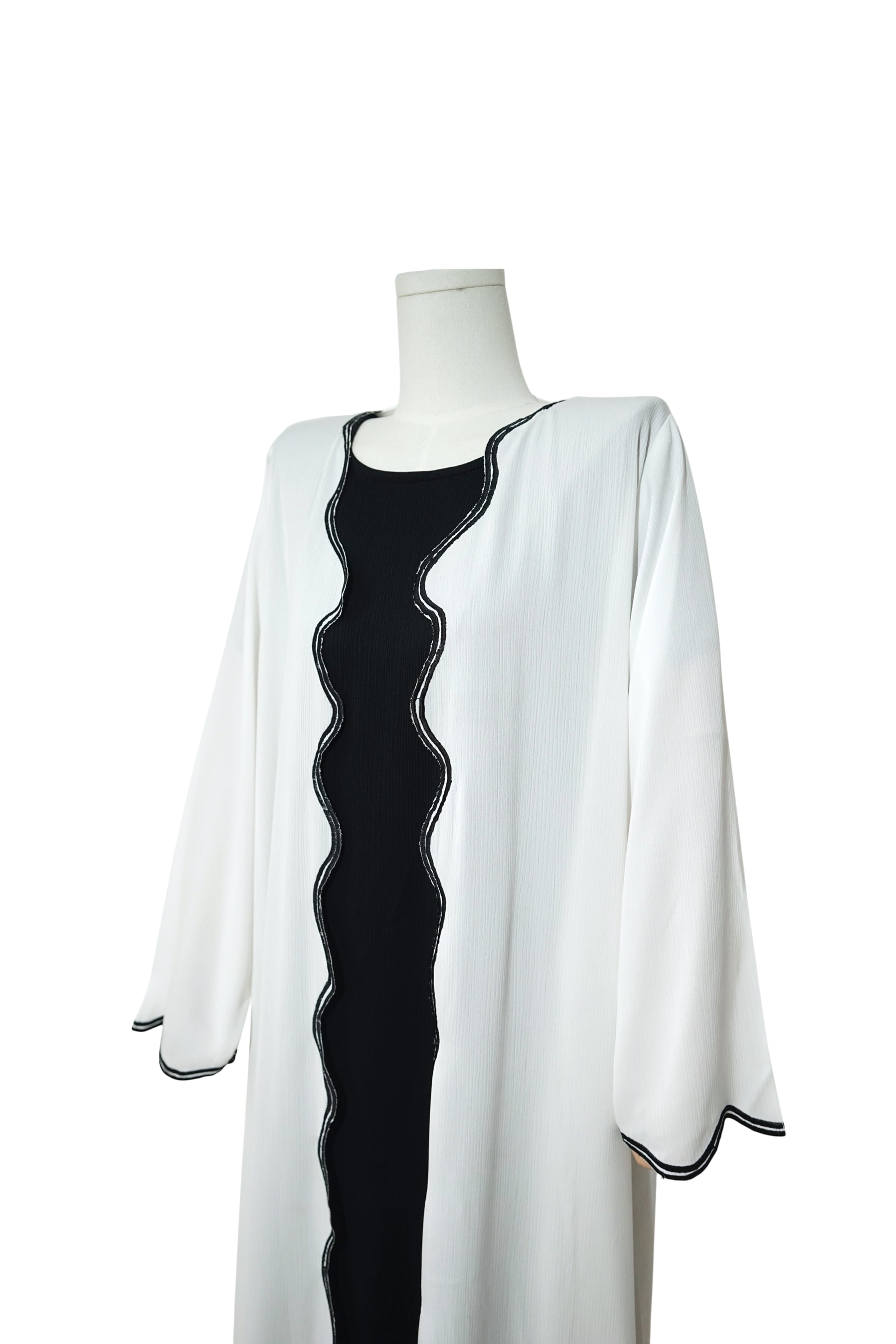 Noir Touch – 3-Piece Abaya Set