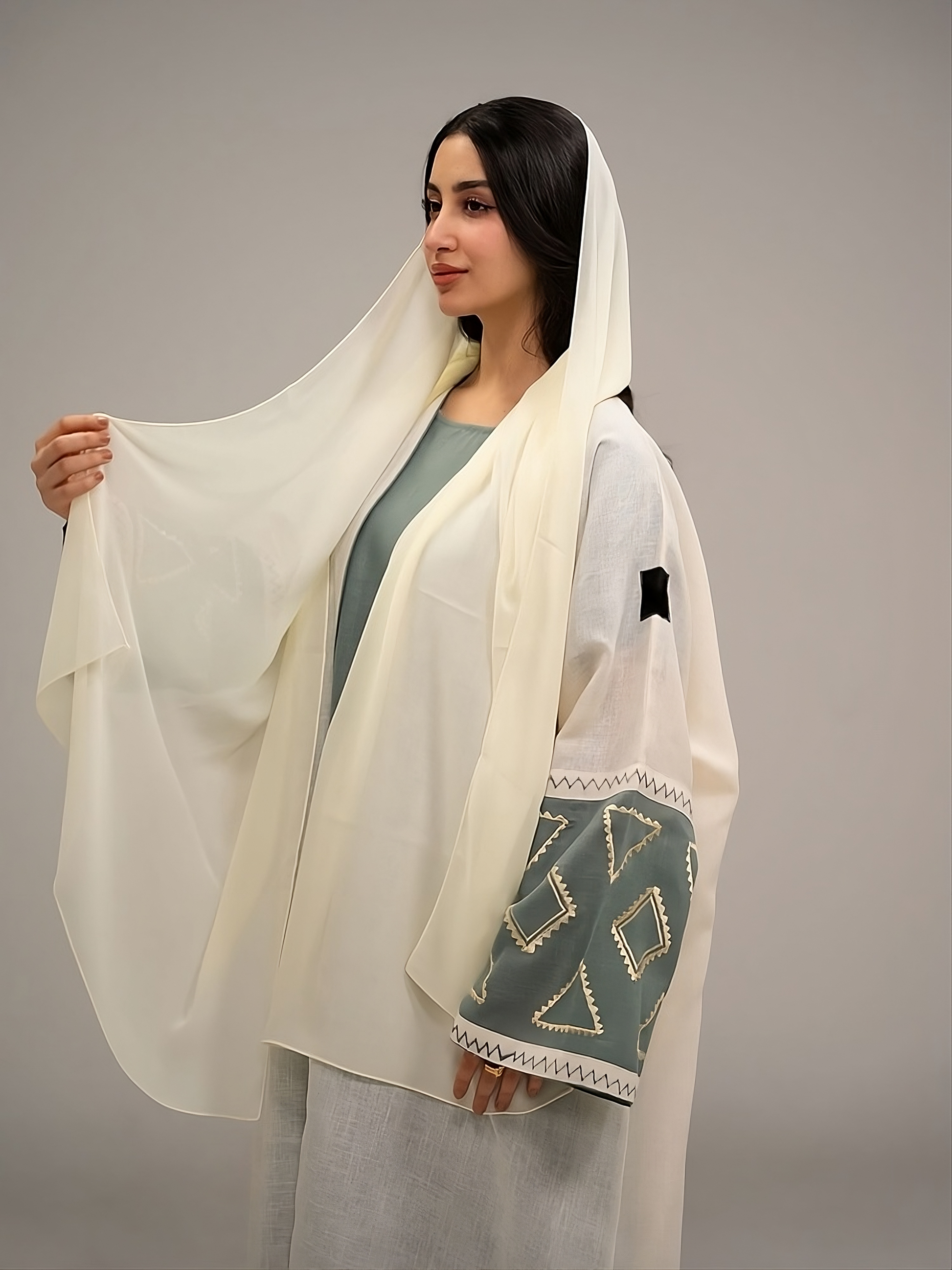 White Breeze – 3-Piece Abaya Set